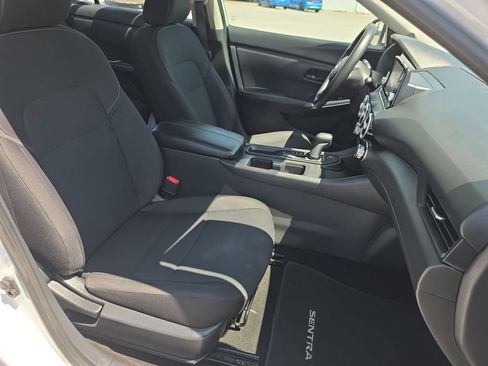 Used 2024 Nissan Sentra S FWD image 32
