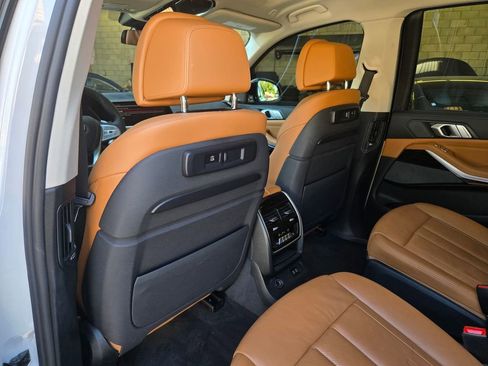 Used 2019 BMW X7 xDrive40i w/ Premium Package AWD/4WD image 16