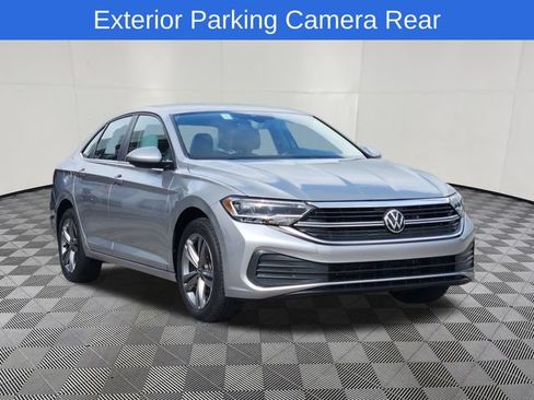 Used 2024 Volkswagen Jetta SE FWD image 2