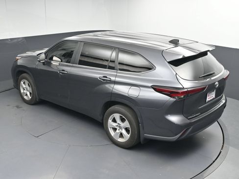 Certified 2024 Toyota Highlander LE AWD/4WD image 33
