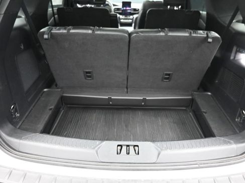 Used 2022 Ford Explorer ST AWD/4WD image 12