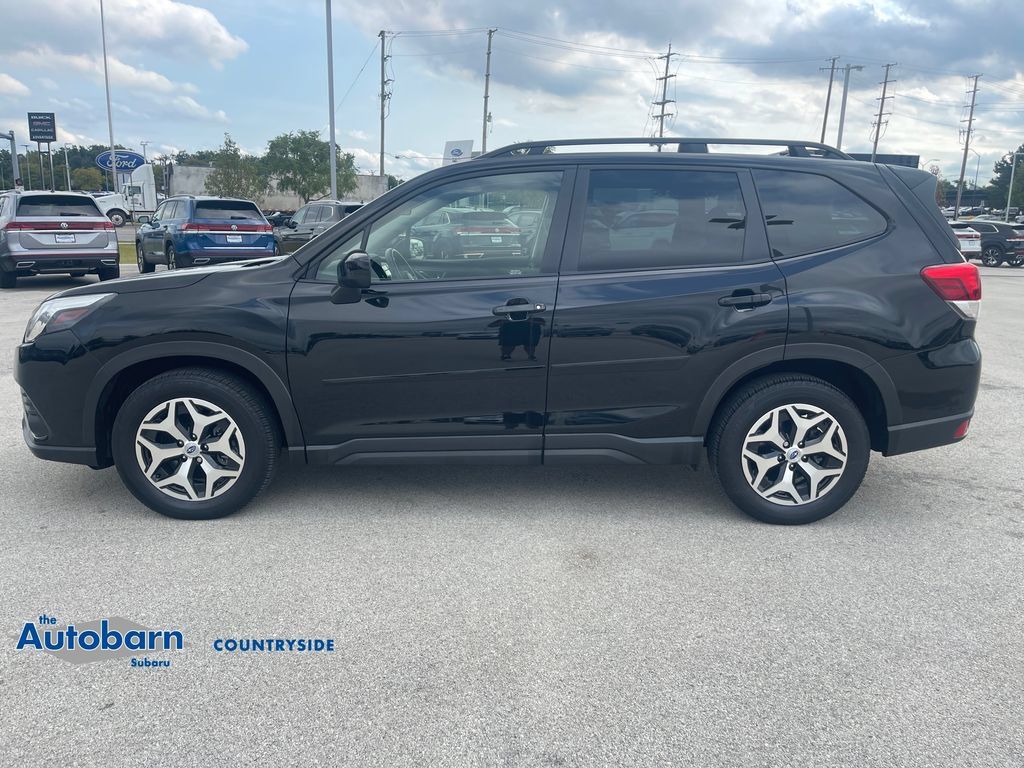 Used 2023 Subaru Forester Premium AWD/4WD image 2