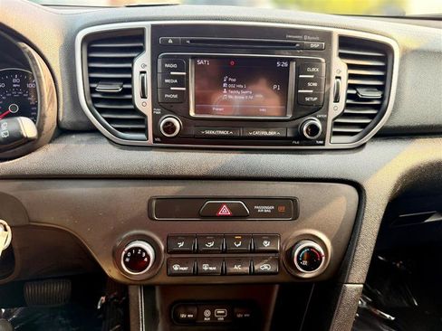 Used 2018 Kia Sportage LX FWD image 11