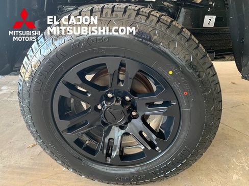 Used 2022 Toyota Tacoma SR image 6