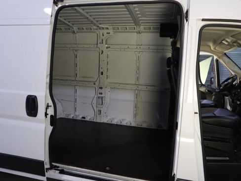 Used 2023 RAM ProMaster 2500 w/ Driver Convenience Group image 15