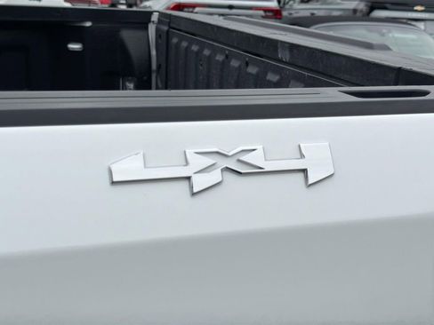 Used 2025 GMC Sierra 1500 SLT AWD/4WD image 30