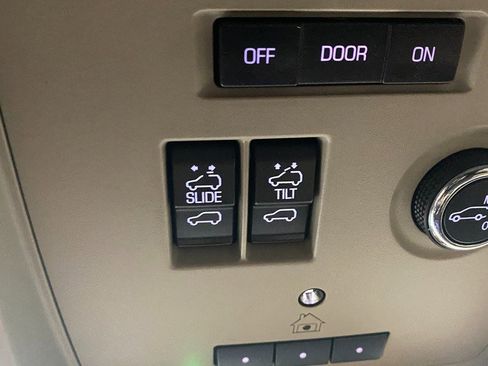 Used 2019 Cadillac Escalade Premium Luxury AWD/4WD image 26