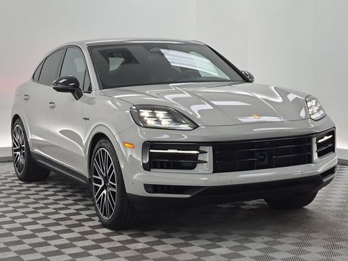 Used 2026 Porsche Cayenne E-Hybrid Coupe AWD/4WD image 7