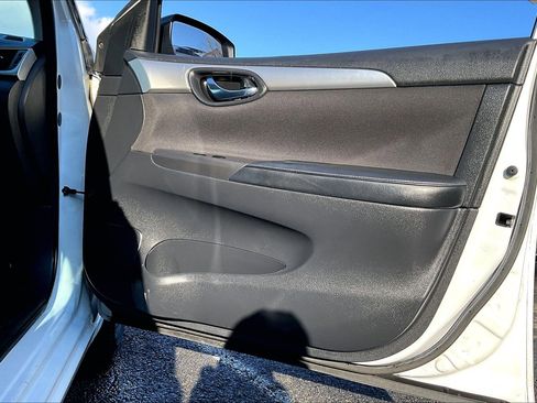 Used 2018 Nissan Sentra S w/ S Midnight Style Package image 21