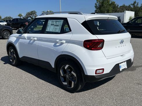 New 2025 Hyundai Venue SEL image 7