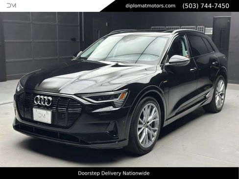 Used 2021 Audi e-tron Prestige image 5