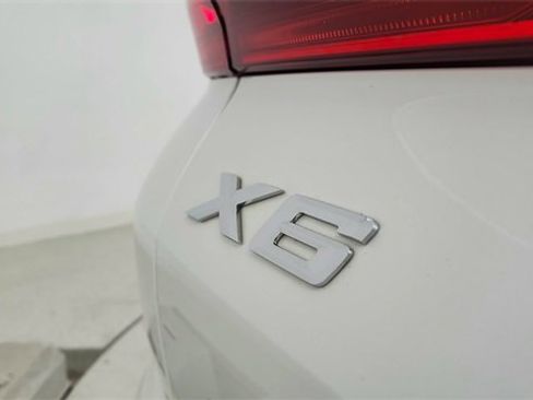 Used 2024 BMW X6 xDrive40i w/ Premium Package image 18
