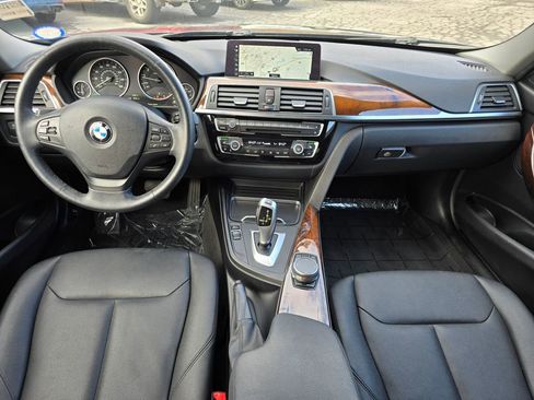 Used 2018 BMW 320i xDrive Sedan w/ Convenience Package image 5