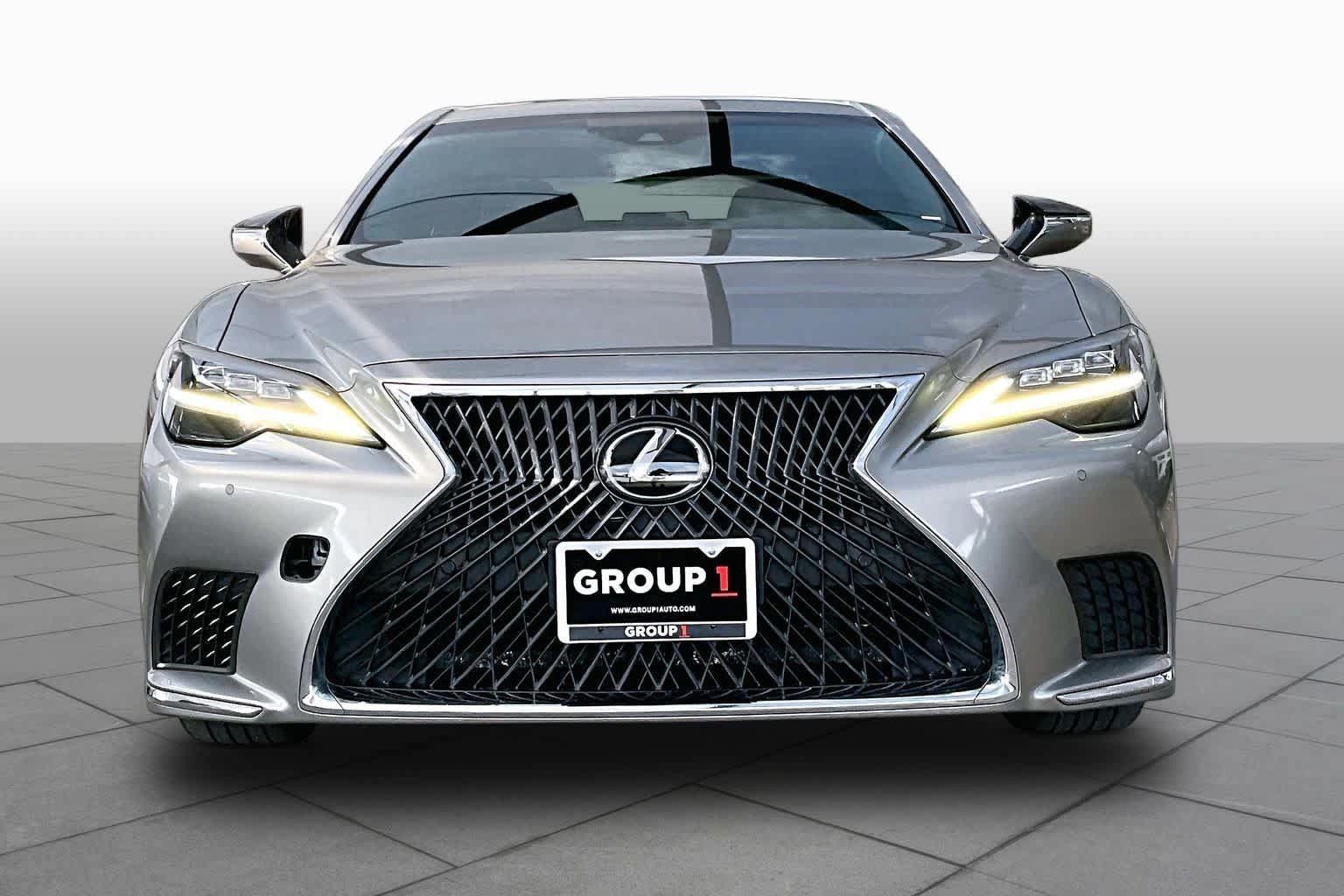 Used 2023 Lexus LS 500 w/ Accessory Package (Z2) RWD image 4