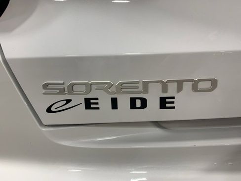 Used 2023 Kia Sorento SX image 24