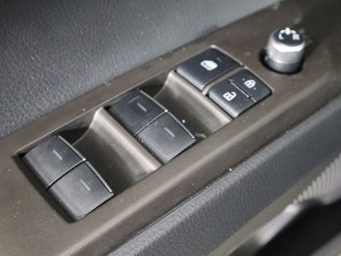 Used 2021 Toyota Camry XSE FWD image 19