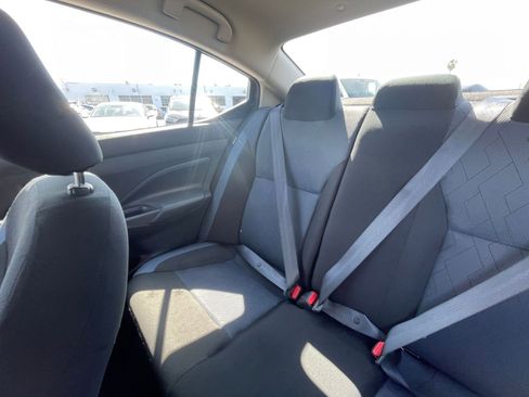 Used 2025 Nissan Versa SV image 39