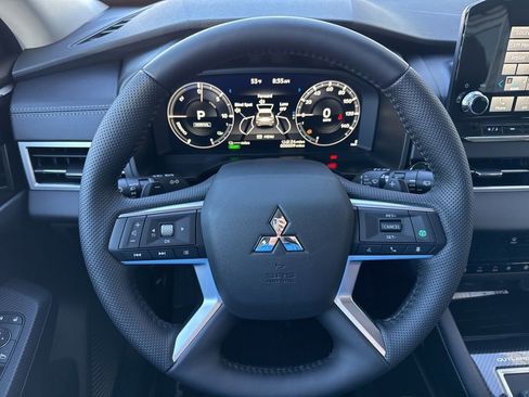 New 2025 Mitsubishi Outlander SEL image 15