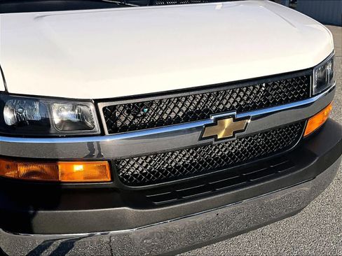 Used 2024 Chevrolet Express 2500 w/ Driver Convenience Package image 28