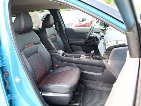 Used 2025 Nissan Kicks SR AWD/4WD image 25