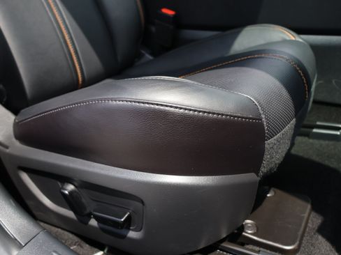 Used 2025 MAZDA CX-50 AWD 2.5 Hybrid w/ Premium Pkg image 9