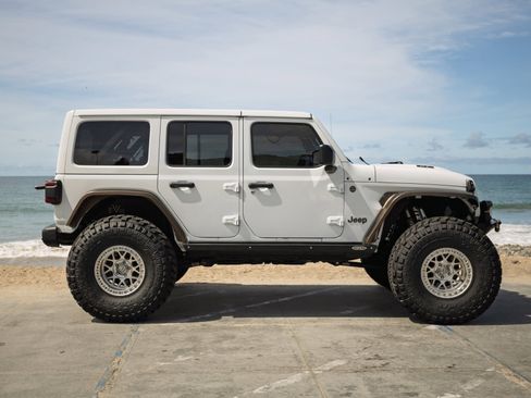 Used 2024 Jeep Wrangler Unlimited Rubicon 392 AWD/4WD image 4