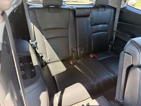 Used 2017 Honda Pilot Touring image 12