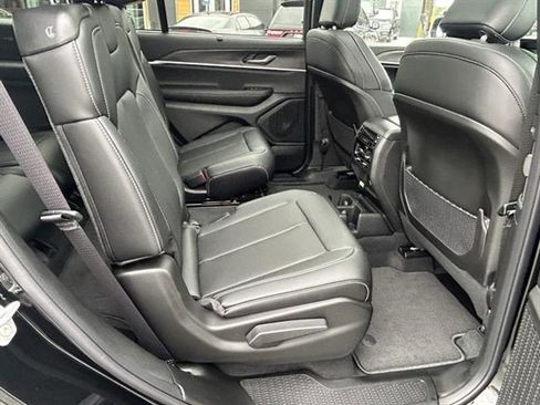 New 2025 Jeep Grand Cherokee L Limited w/ Luxury Tech Group II image 20