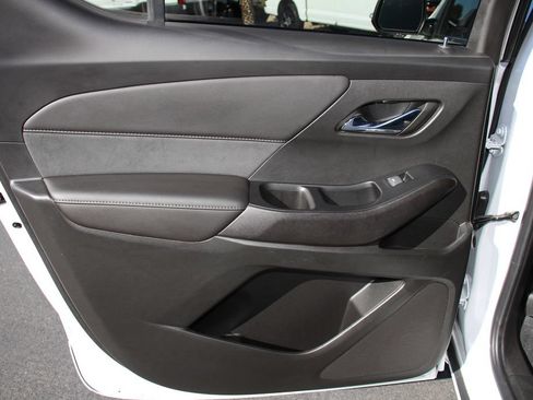 Used 2023 Chevrolet Traverse High Country AWD/4WD image 21