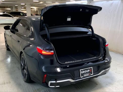 Used 2024 BMW i7 M70 AWD/4WD image 33