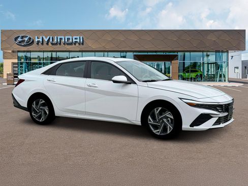 New 2025 Hyundai Elantra SEL image 10