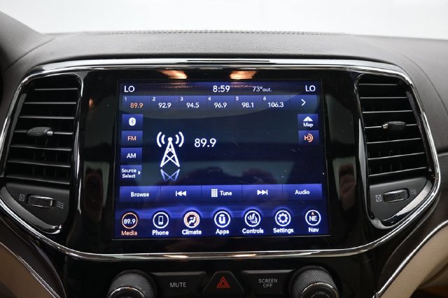 Used 2019 Jeep Grand Cherokee Overland AWD/4WD image 13
