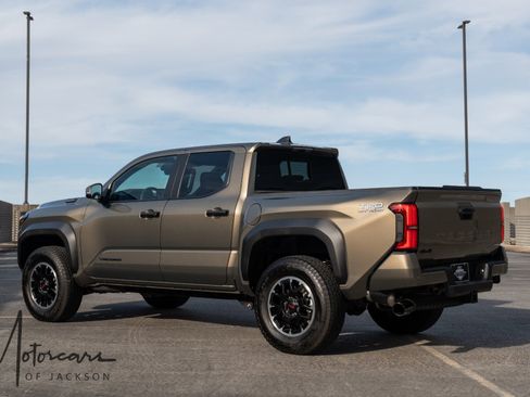 Used 2025 Toyota Tacoma TRD Off-Road image 37