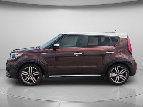 Used 2017 Kia Soul + FWD image 3