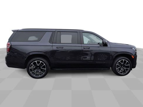 Used 2022 Chevrolet Suburban RST w/ Luxury Package AWD/4WD image 10