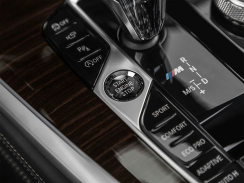 Used 2022 BMW X7 M50i w/ Dynamic Handling Package AWD/4WD image 53