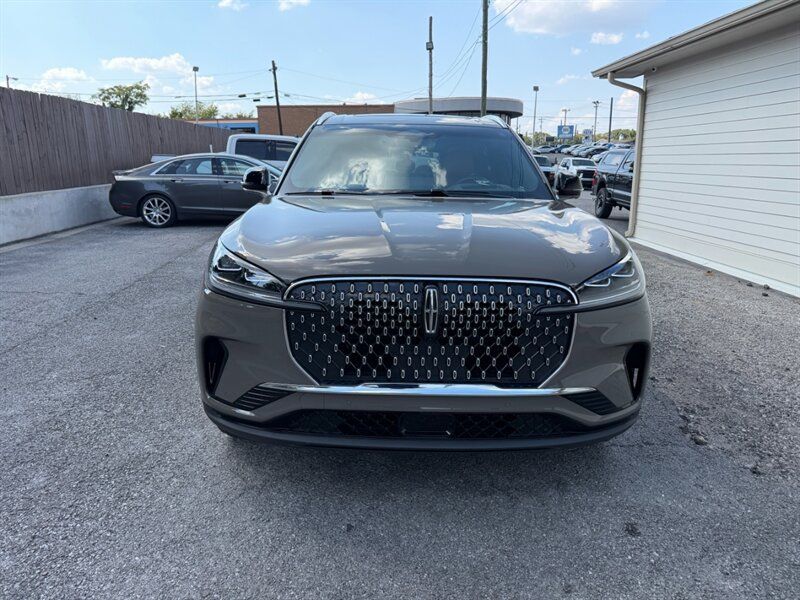 Used 2025 Lincoln Aviator Reserve w/ Equipment Group 201A AWD/4WD image 4