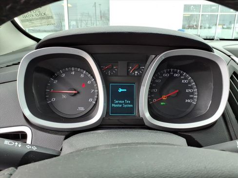 Used 2017 Chevrolet Equinox LT w/ Convenience Package image 16