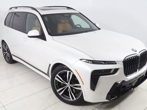 Used 2023 BMW X7 xDrive40i w/ M Sport Package image 23