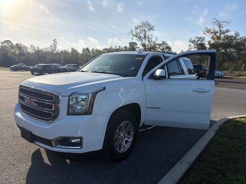 Used 2019 GMC Yukon SLT image 1