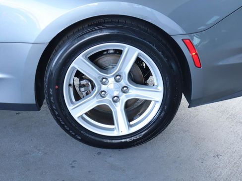 Used 2019 Chevrolet Camaro LT w/ Technology Package RWD image 11