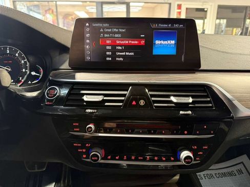 Used 2019 BMW M550i xDrive w/ Premium Package 2 image 21