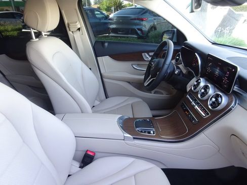 Used 2022 Mercedes-Benz GLC 300 image 16