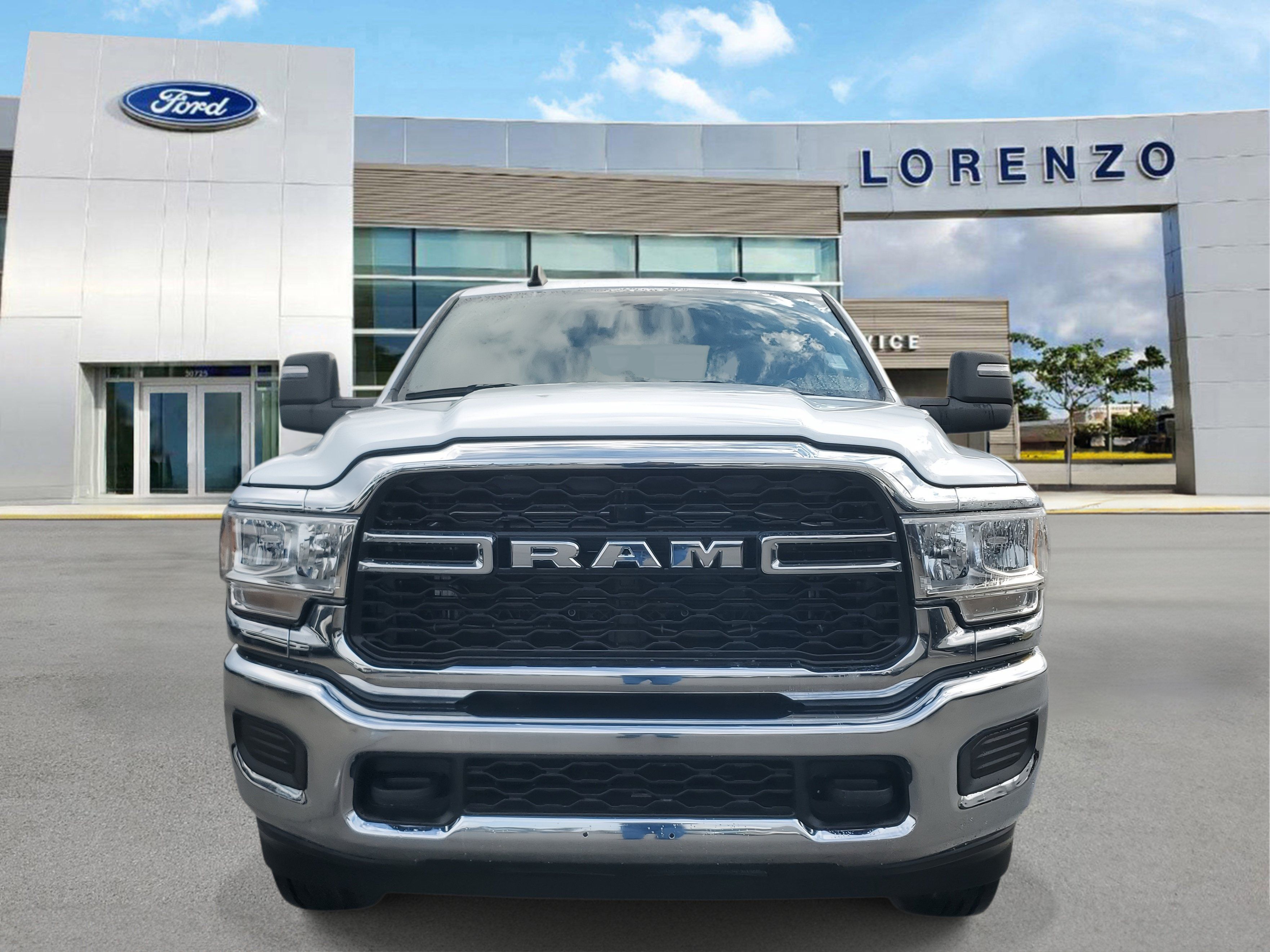 Used 2024 RAM 3500 Tradesman w/ Chrome Appearance Group AWD/4WD image 2