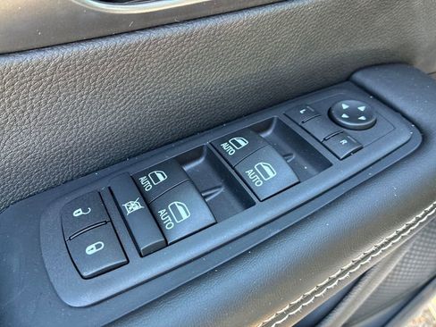 New 2026 Chrysler Pacifica Select FWD image 12