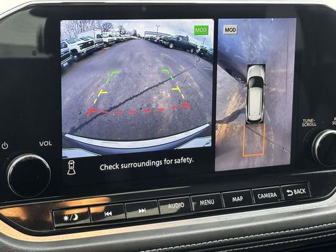 Used 2023 Nissan Rogue Platinum w/ Platinum Premium Package image 11