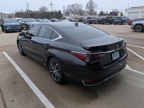 Used 2022 Lexus ES 300h image 3