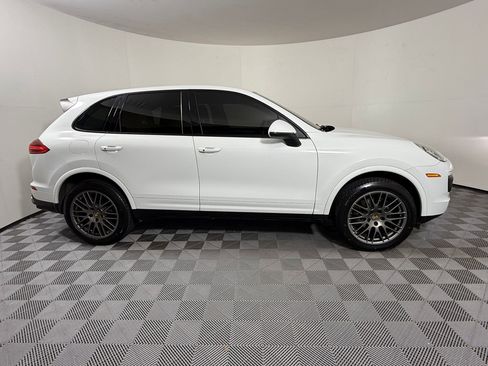 Used 2017 Porsche Cayenne Platinum Edition AWD/4WD image 8