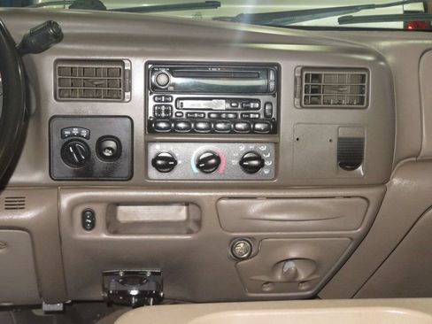Used 2004 Ford F250 Lariat AWD/4WD image 41
