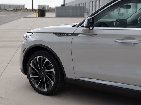 Used 2021 Lincoln Aviator Reserve w/ Equipment Group 202A AWD/4WD image 10